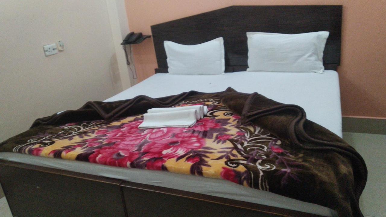 Hotel Giriraj Inn Bénarès Extérieur photo