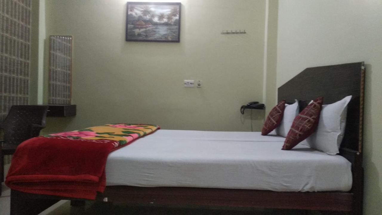 Hotel Giriraj Inn Bénarès Extérieur photo