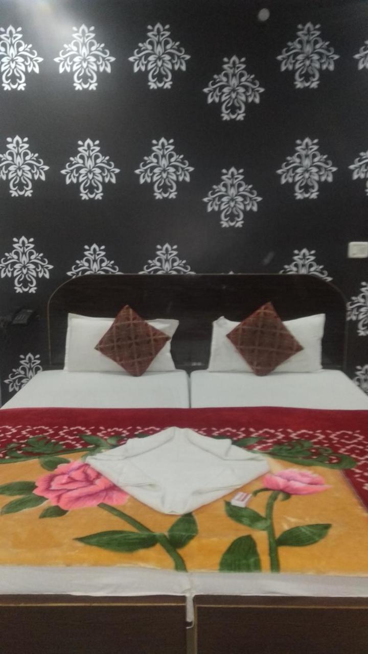 Hotel Giriraj Inn Bénarès Extérieur photo
